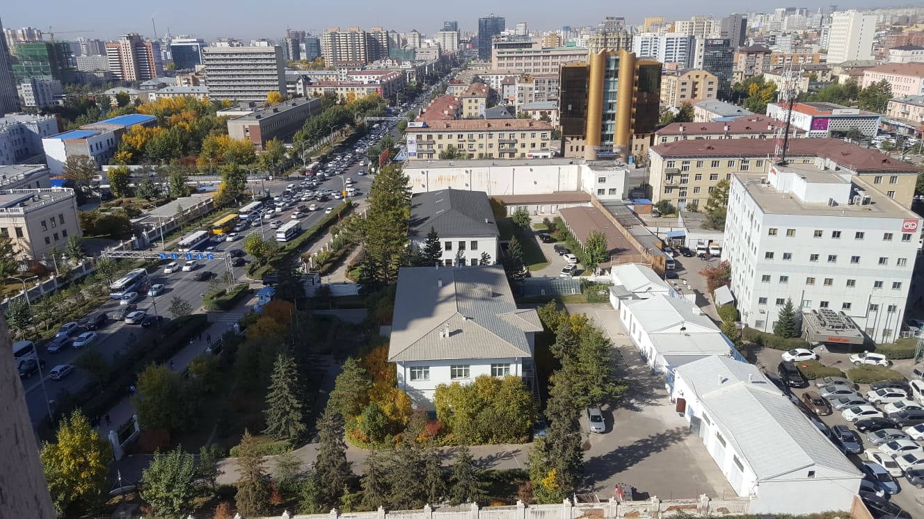Улаанбаатарт 10-12 хэм дулаан байна