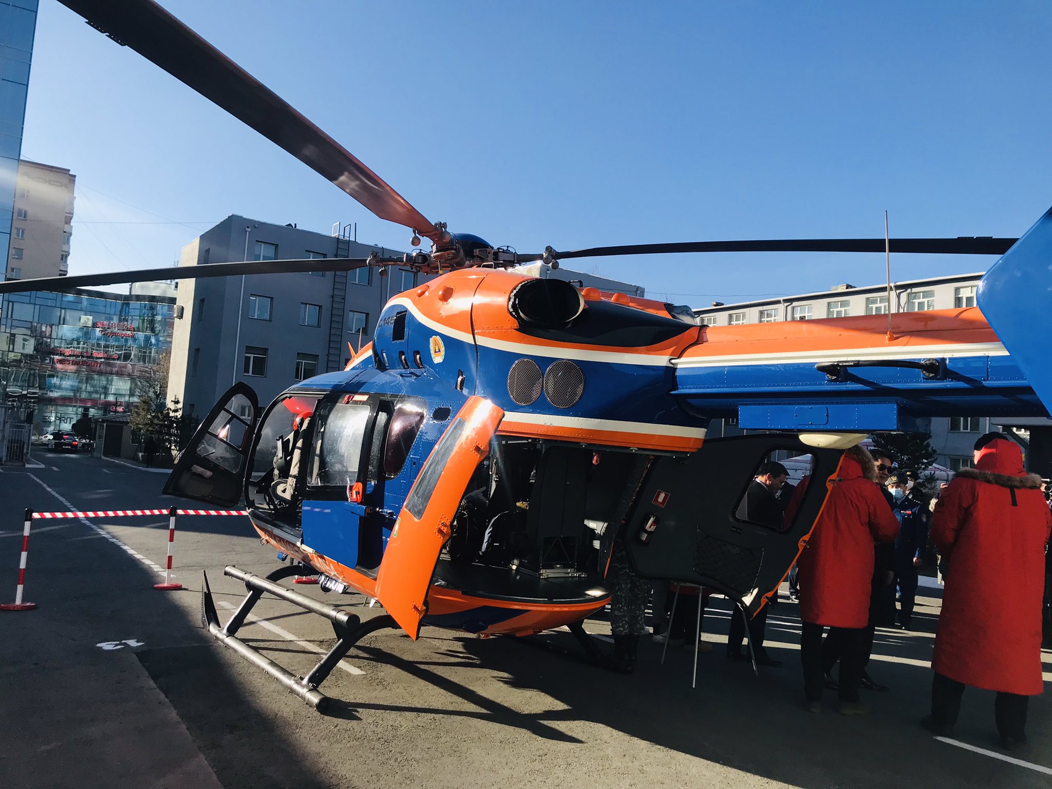 Онцгой байдлын аврах, эрэн хайх ажиллагаанд зориулсан 2 нисдэг тэрэг Францаас иржээ