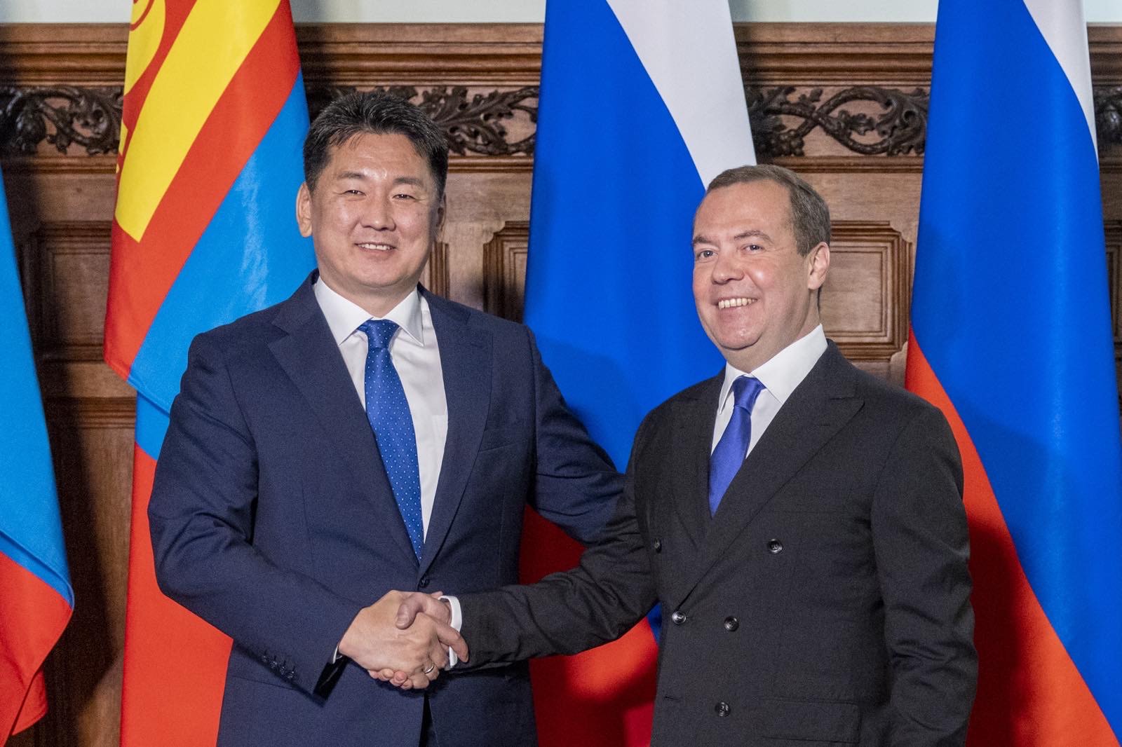 Монгол Улсын Ерөнхийлөгч У.Хүрэлсүх ОХУ-ын Үндэсний аюулгүй байдлын зөвлөлийн орлогч дарга Д.А.Медведевтэй уулзав