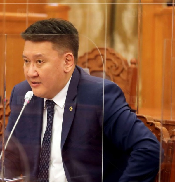 Сэтгүүлч Б.Отгон:Банк дээрэмдэхэд багтай хулгайч хэрэггүй бүлэг улс төрчид л хангалттай!