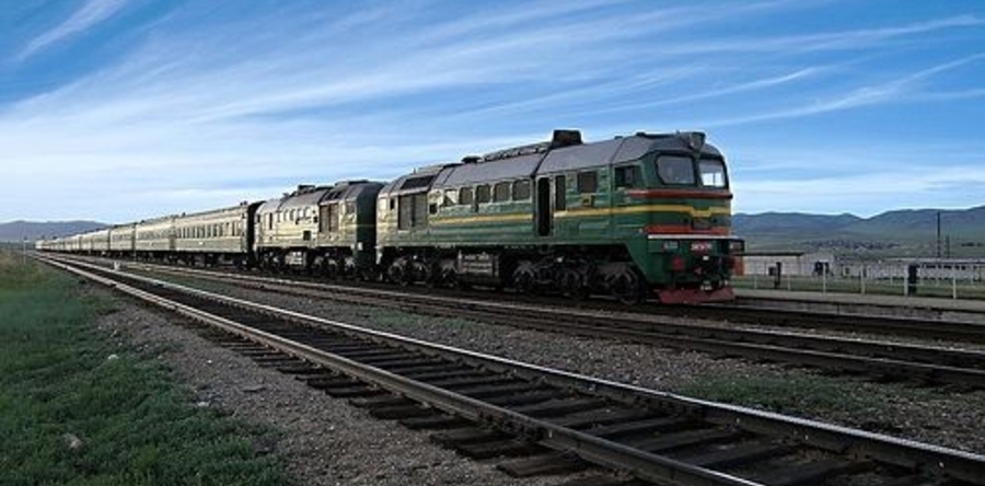 Тавантолгой-Зүүнбаянгийн төмөр замаар Оюутолгойн зэсийн баяжмалыг тээвэрлэж эхэлжээ