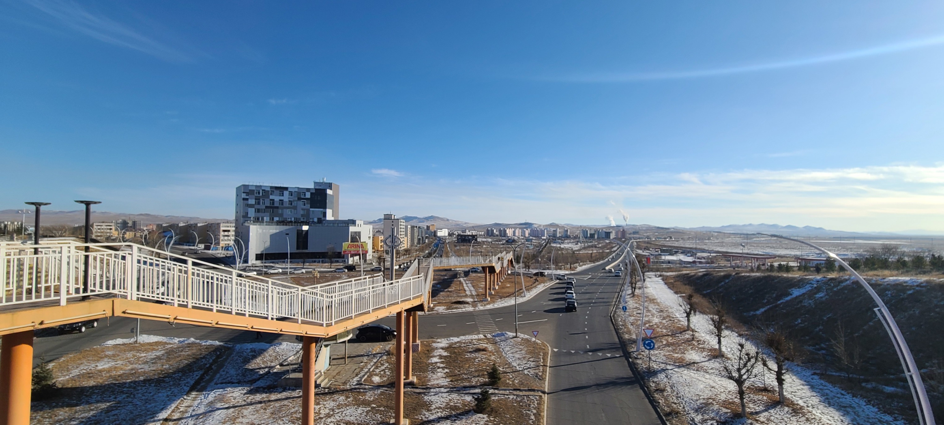 Сэтгүүлч Б.Отгон “Дэргэдийн бурхан үнэгүй” гэдэг шиг Дарханыхан өөрсдөө үүнийгээ мэддэг болов уу?