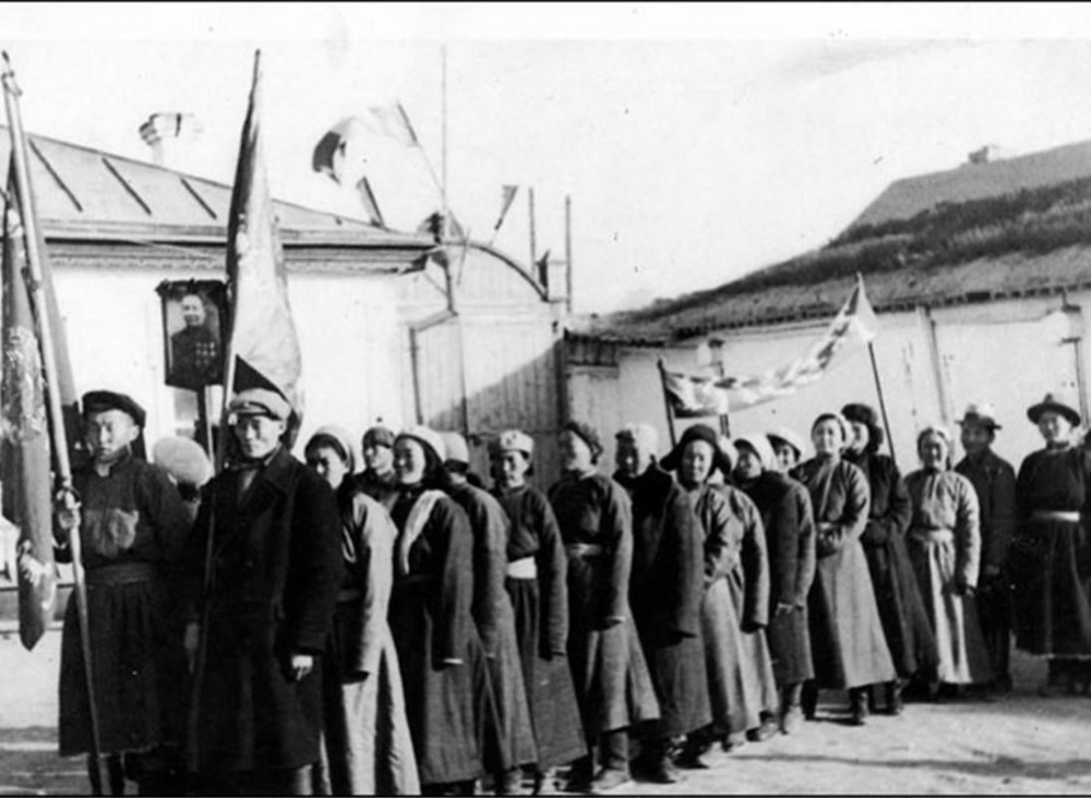Өнөөдөр бол Монголчууд тусгаар тогтнолынхоо төлөө 100 хувь саналаа өгсөн өдөр