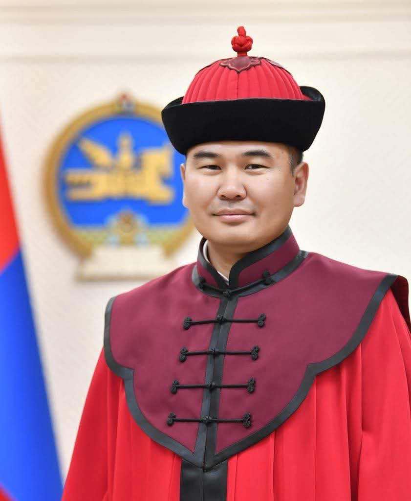 Цэцийн гишүүн О. Мөнхсайханы боловсролын түүх…