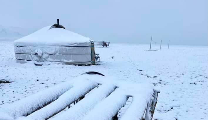 Баруун аймгуудын нутгаар цасан шуурга шуурч, Улаанбаатарт  огцом сэрүүснэ