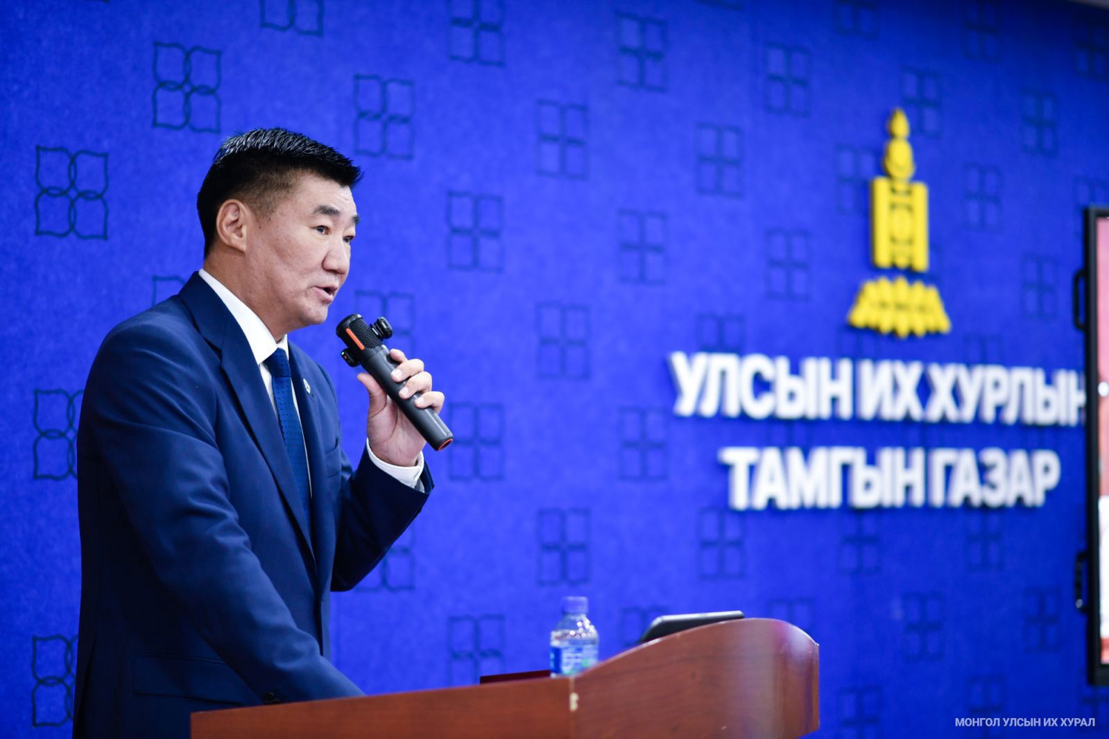 Улсын Их Хурлын дарга С.Бямбацогт яриандаа, ”Сайн парламент”-ыг төлөвшүүлэхэд парламентын  сэтгүүлчдийн мэдлэг чадвар, үүрэг оролцоо маш чухал гэдгийг онцоллоо