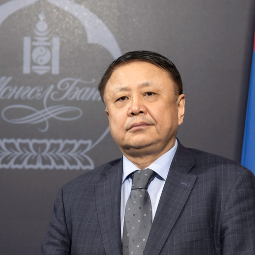 Р.Даваадорж: Л.Оюун-Эрдэнийн Засгийн газар английн 2 иргэнтэй 1.3 сая долларын нууц гэрээ байгуулсан. Энэ мөнгөө төрийн өмчит компаниудаас нэхэмжилсэн байдаг