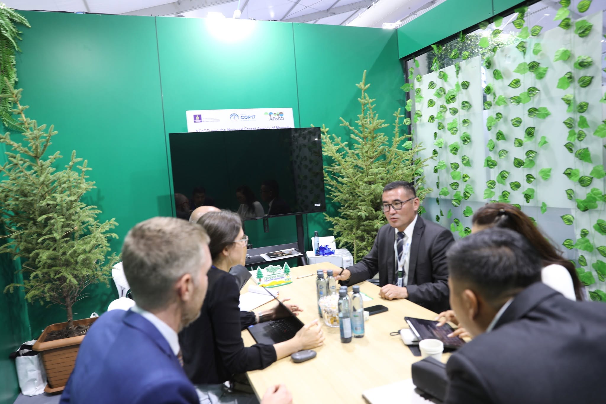 COP17-ын хүрээнд Ойн газар болон Францын ONFI байгууллагын төлөөлөл уулзаж, ойн түймрээс урьдчилан сэргийлэх системийн талаар санал солилцлоо