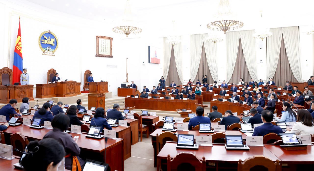 Монгол Улсын 2026 оны төсвийн тухай хуулийн төслийг хоёр дахь хэлэлцүүлэгт бэлтгүүлэхээр шилжүүллээ