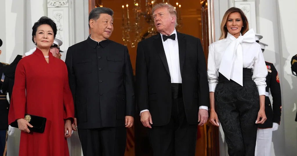 БНХАУ-ын дарга Ши Жиньпин, АНУ-ын Ерөнхийлөгч Дональд Трамп нар амьд панда болон бүргэдийн баримал харилца бэлэглэжээ