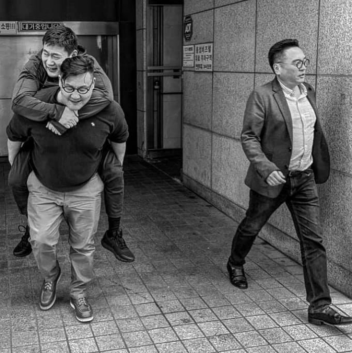 Хэргийг нь шалгаж эхлэнгүүт хуулийнхныг муухай харагдуулах тактык руу шилжив үү?
