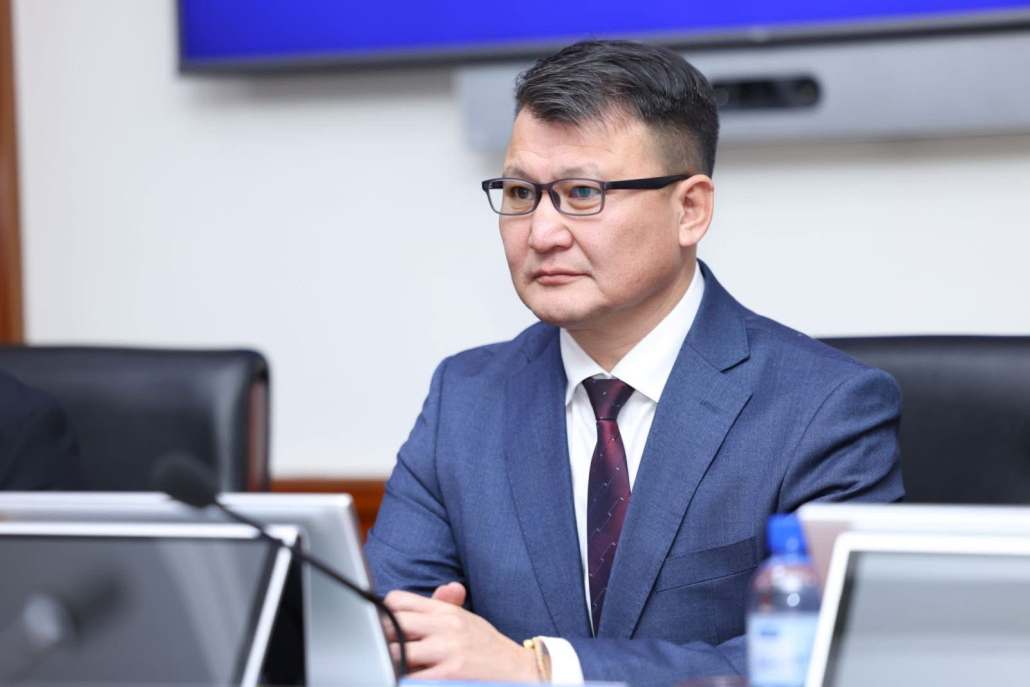 Д.Баасандамба: Монголд түгээж байгаа мэдээ мэдээллийн 80% нь гүн хуурамч мэдээлэл гэдгийг тогтоосон!