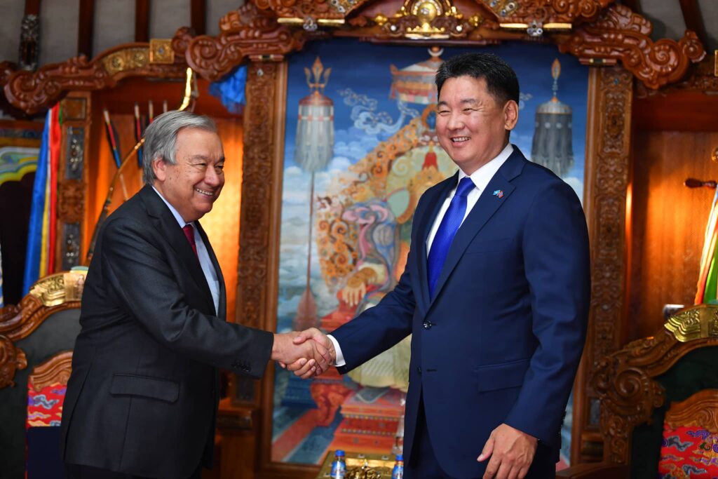 undp hand 1 1024x683